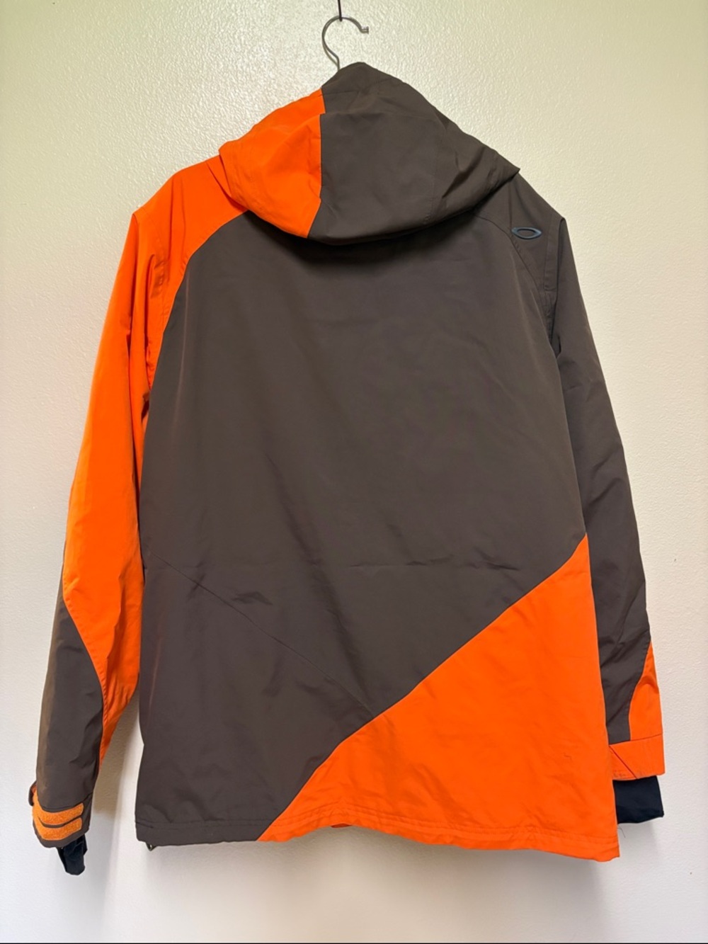 Oakley Orange and Brown Diagonal Colorblock Ski Jacket - Picture 4 of 6